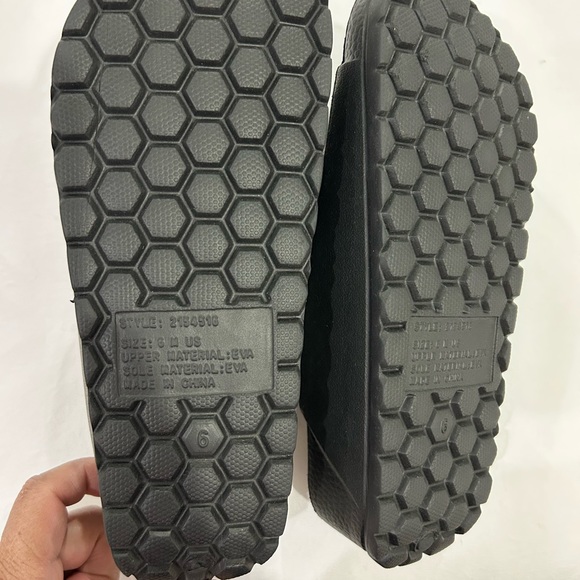 DIY • Black Rubber Sandals • sz 6 - Picture 6 of 6